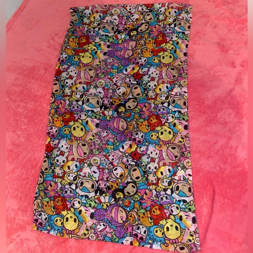 Tokidoki infinity scarf, super lightweight material and comfy - Picture 4 of 4